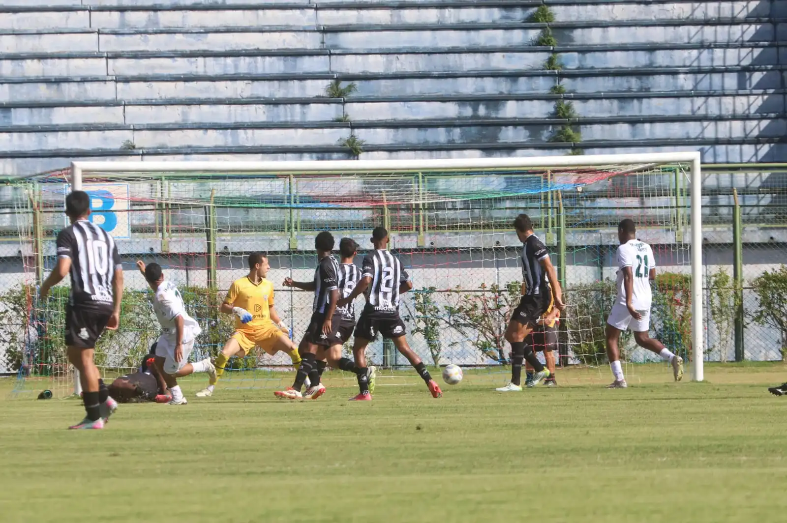 Tupi sofre derrota 2 - Leonardo Costa Tupi sofre derrota 2 - Leonardo Costa