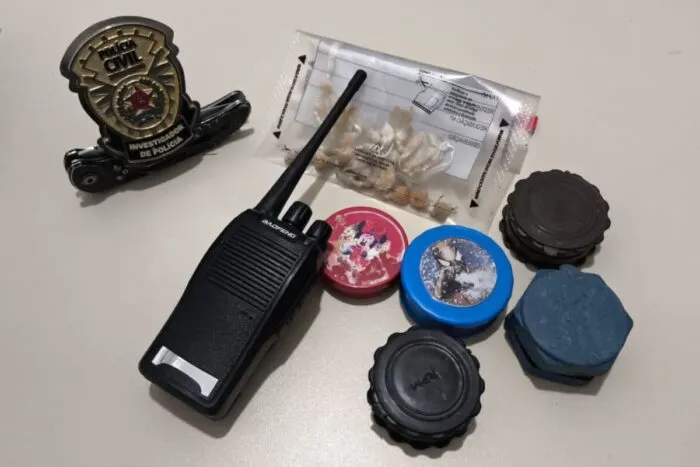 Sete suspeitos ligados ao CV são presos em JF, Cabo Frio e Arraial 2 Sete suspeitos ligados ao CV são presos em JF, Cabo Frio e Arraial