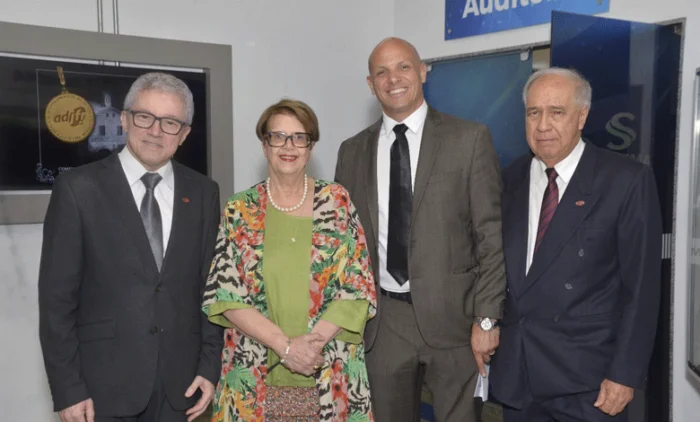 Coluna Cesar Romero – 07 e 08 de dezembro de 2025 23 10 Comenda 051225