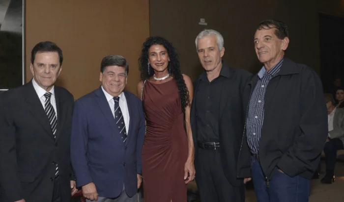 Coluna Cesar Romero – 07 e 08 de dezembro de 2025 21 4 Comenda 051225