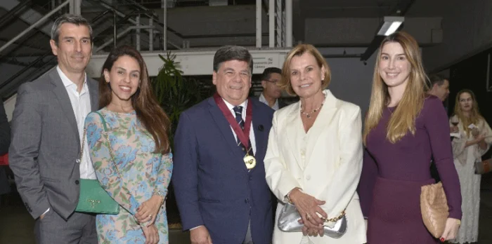 Coluna Cesar Romero – 07 e 08 de dezembro de 2025 25 9 Comenda 051225 com corte