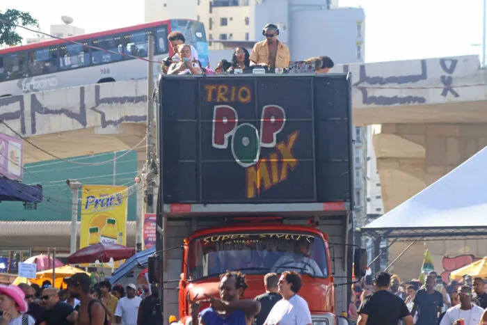 MAKOOMBLOCO LEONARDO COSTA 3