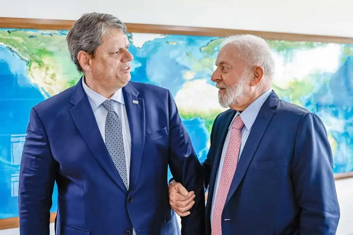 Eleições 2026: pesquisa aponta Lula à frente no 1º turno, e empate técnico no 2º