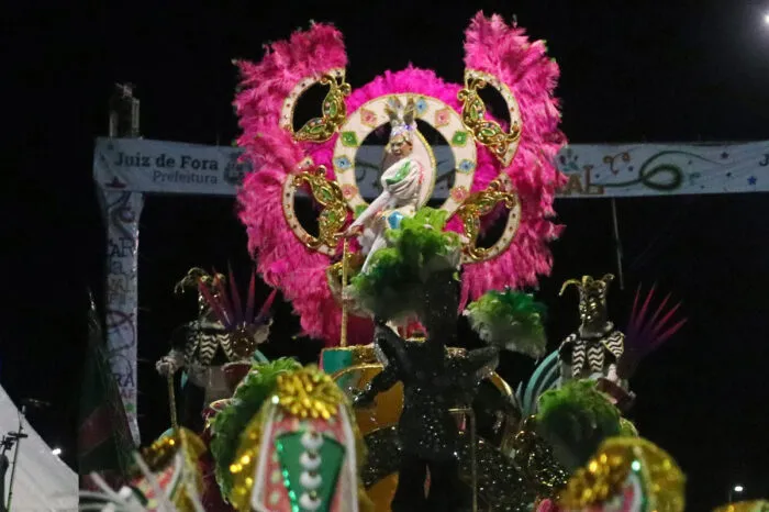 escolas de samba desfiles horários