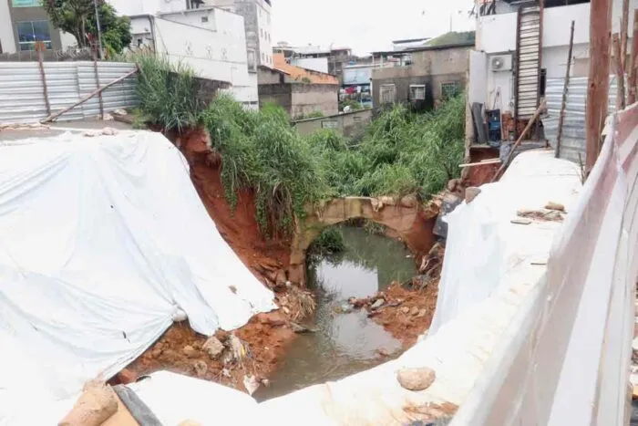 Após temporais, buracos e erosões seguem sem solução e preocupam moradores em Juiz de Fora