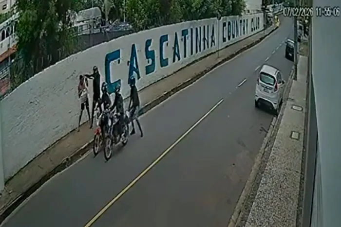 Homem é assaltado por quatro pessoas em duas motos no Cascatinha