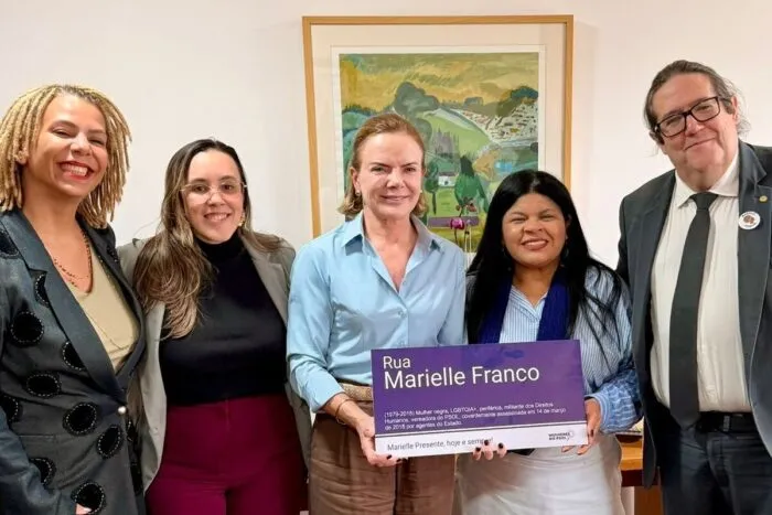 Áurea Carolina tem reunião com Gleisi e defende dobradinha com Marília Campos ao Senado por Minas 1 WhatsApp Image 2026 03 12 at 17.01.2772