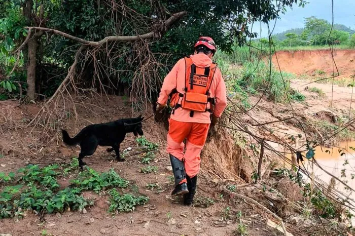 Bombeiros mantêm operação por vítima desaparecida em Ubá