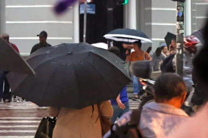 Inmet emite novo alerta de chuva para Juiz de Fora e cidades da Zona da Mata