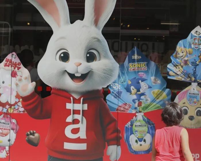 Chocolate mais caro não deve desanimar consumidor na Páscoa 1 Venda de ovos de chocolate neste sábado (4), último dia antes do domingo de Páscoa