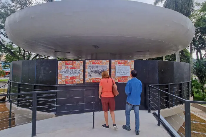 Edital prevê instalação de bar, café ou bistrô cultural na Praça Clodesmidt Riani 1 praca clodesmith riani leonardo costa