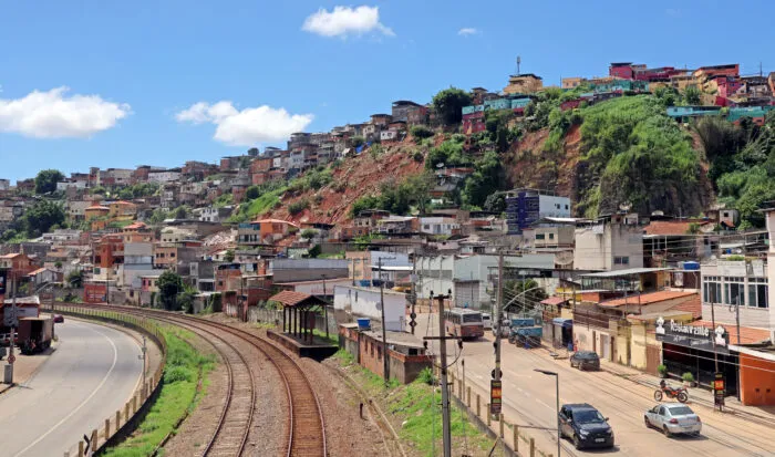 O que precisa ser feito em Juiz de Fora para reduzir riscos de desastres? Veja o que dizem especialistas 5 BIOSFERA RUA NICOLAU CAPPELLI e MAMAED CAMILO LEONARDO COSTA 02 1