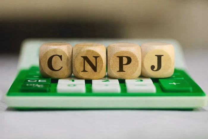 CNPJ sobre calculadora verde 1