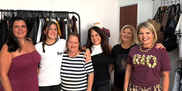 Luciana e Juliana Lamha 080426 Giglia com corte