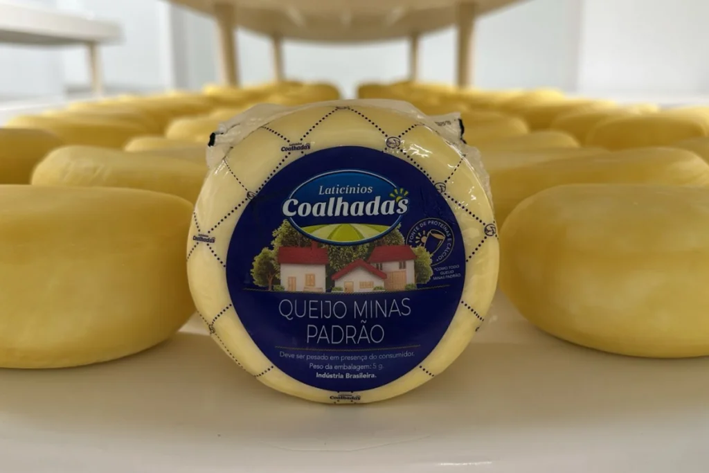 Minas Padrão premiado é descrito como de sabor acentuado e levemente ácido, característica que permite o consumo no café ou em receitas mais elaboradas