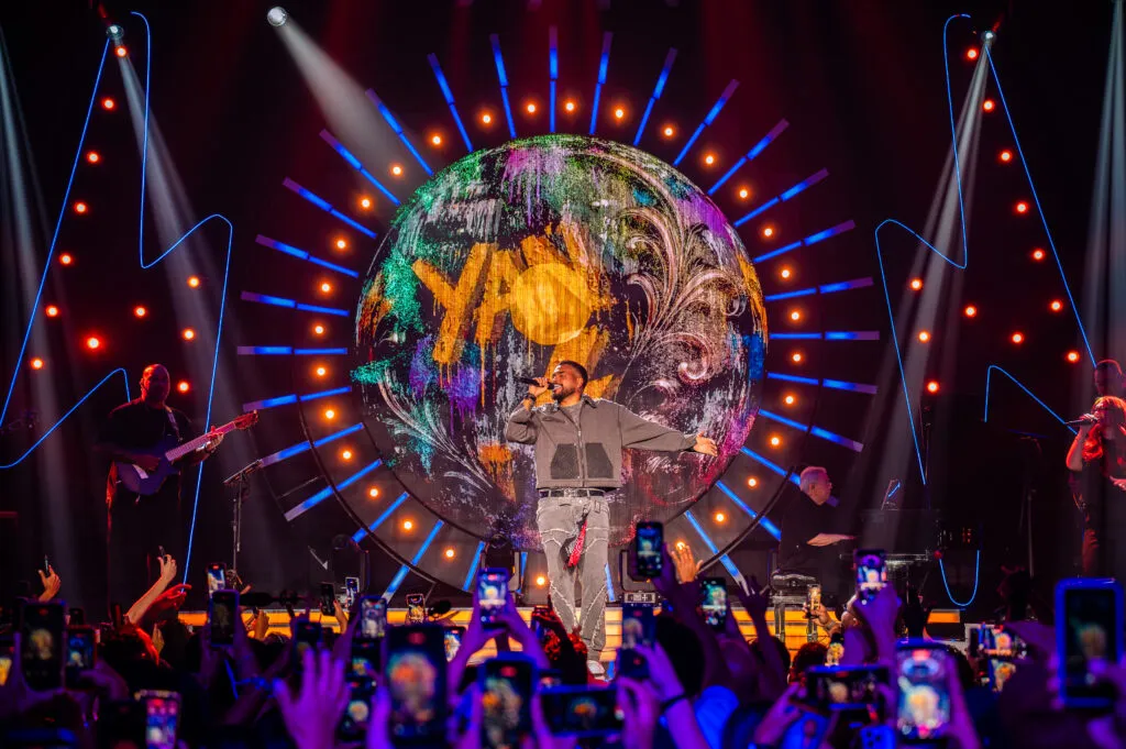 Yan se apresenta em Juiz de Fora e fala à Tribuna sobre fé, carreira, “Textão” e a força popular do pagode.