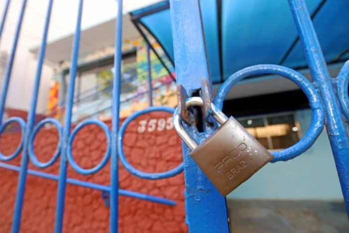 Últimas escolas municipais fechadas pelas chuvas retomam aulas nesta quinta, mais de 2 meses após tragédia