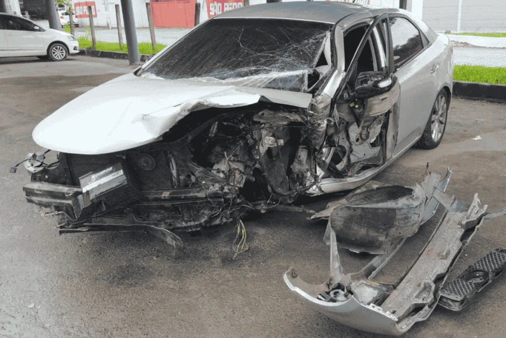 Acidentes na BR-267 e na BR-116 envolvem seis veículos e deixam feridos