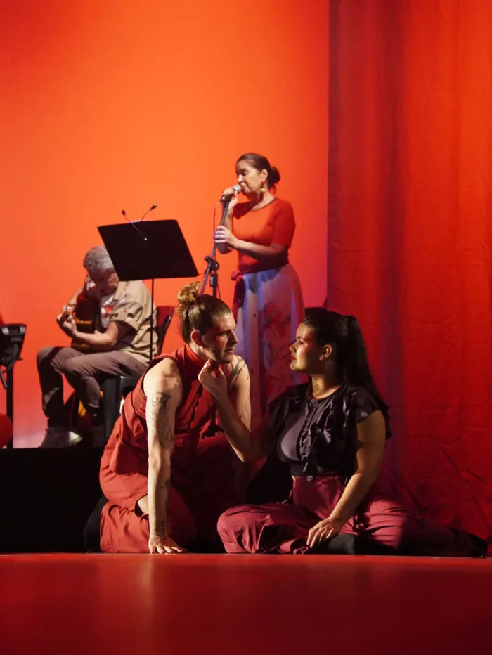 'Amor em verso e canção': espetáculo une dança, música ao vivo e poesia no Teatro Paschoal Carlos Magno