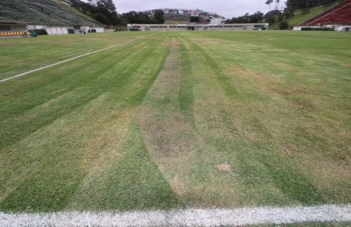Sem jogos profissionais, Estádio Municipal de Juiz de Fora vira alvo de debate sobre uso e manutenção do gramado 2 Sem jogos profissionais, Estádio Municipal de Juiz de Fora vira alvo de debate sobre uso e manutenção do gramado