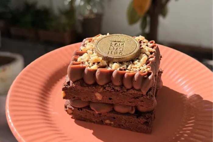 pé de cacau chocolate