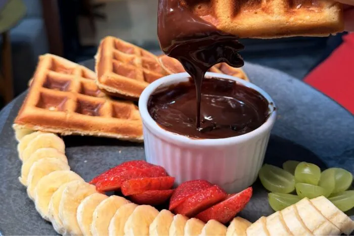 pé de cacau chocolate