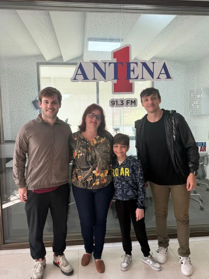 'Ele tem presente e futuro', diz mãe do 'comentarista mirim' de JF 1 DDD 2