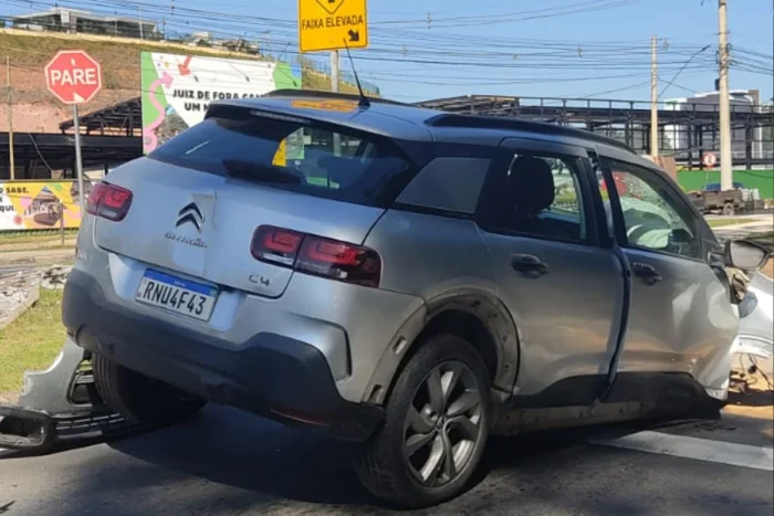 Mulher fica ferida após colidir com poste na Avenida Deusdedith Salgado 1 Design sem nome 3