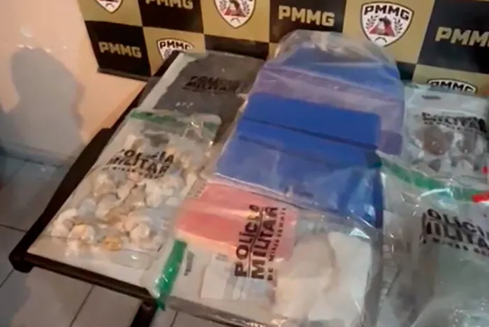 Polícia faz uma das maiores apreensões de drogas dos últimos anos em Santos Dumont 1 Operação faz uma das maiores apreensões de drogas dos últimos anos em Santos Dumont